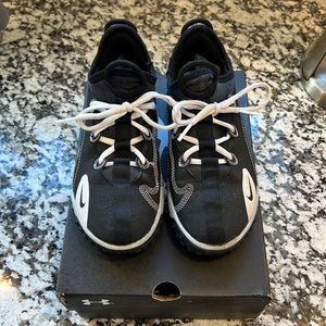 Nike Turf Shoes kids 1Y